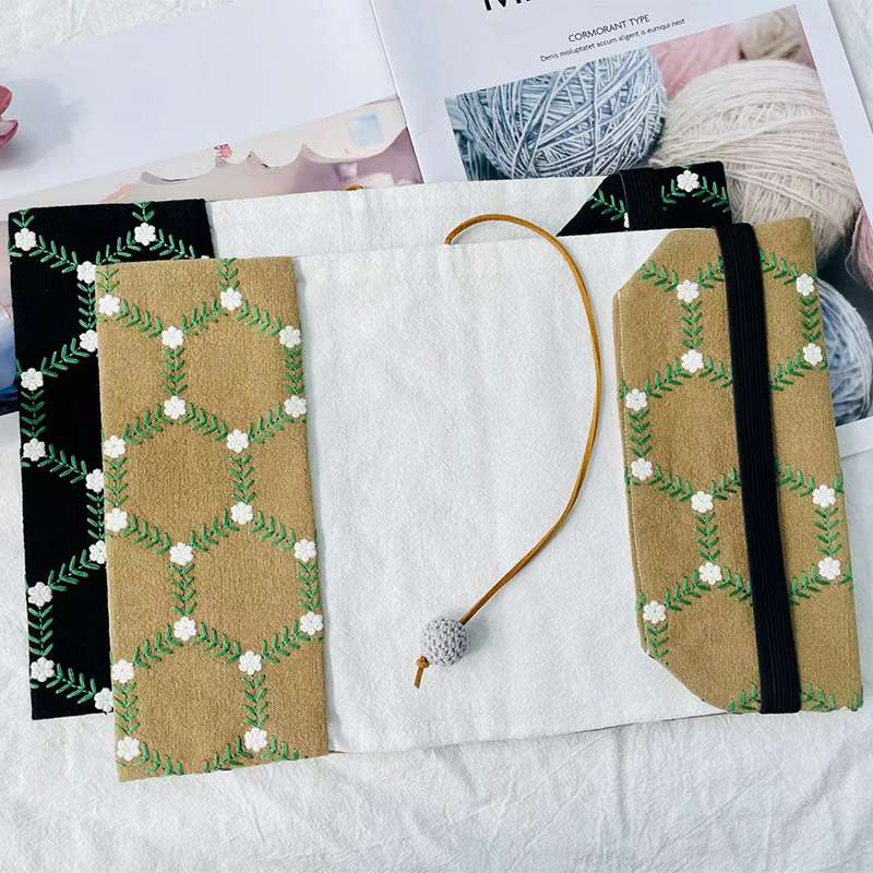 花刺繍格子模様のブックカバー A5(ビジネス書)A6(文庫本)