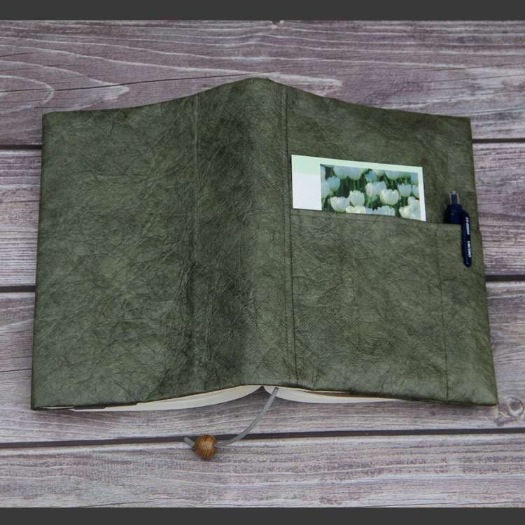 自然風合い本革ブックカバー