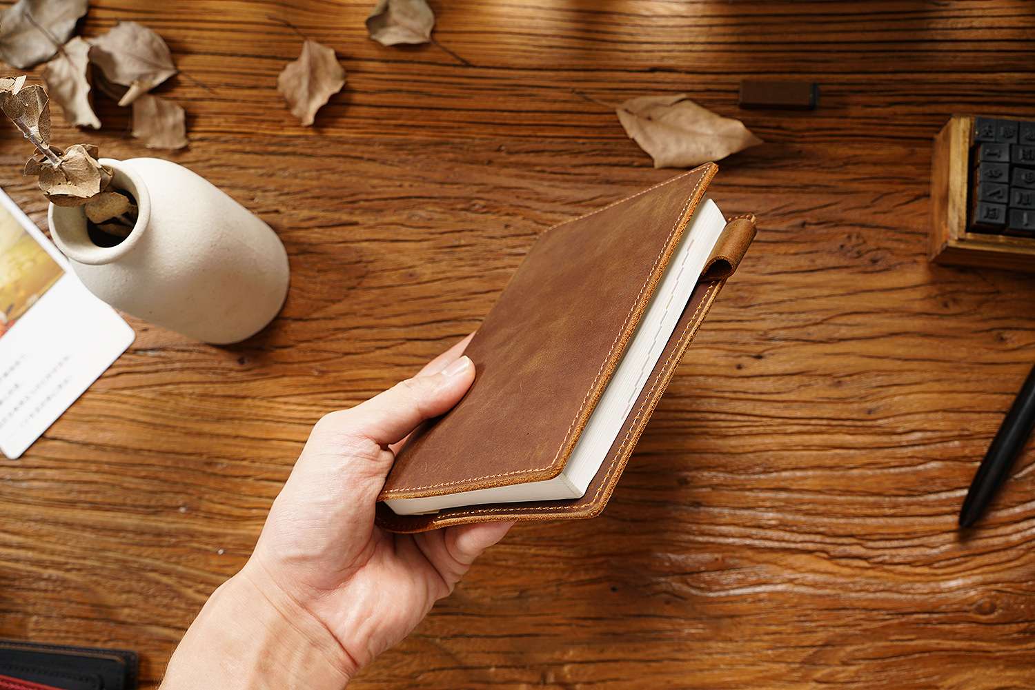 職人魂が息づく本革ブックカバー a6対応(16.5*12)a5対応(22.5*16.5)