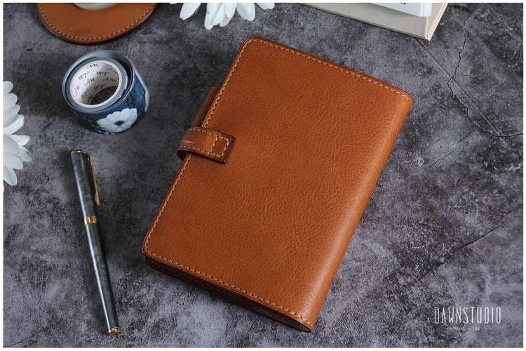 ブックカバー 職人技が光る本革ジャーナルカバー a6対応